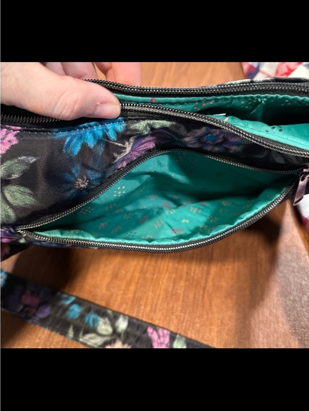Lug Camper SE Crossbody Bag - Picture 5 of 5